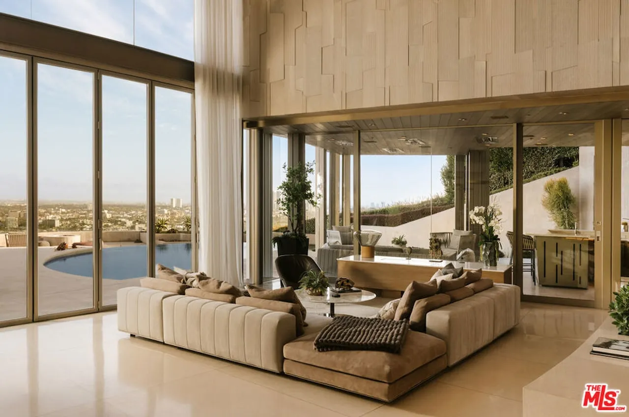 1302 Collingwood Place Hollywood Hills 5 Bedroom Luxury Estate For Sale — Hollywood Hills