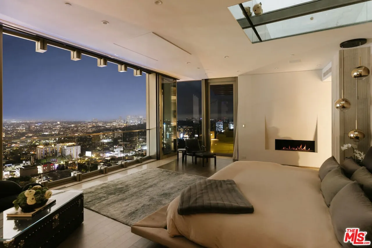 1302 Collingwood Place Hollywood Hills 5 Bedroom Luxury Estate For Sale — property photograph 12