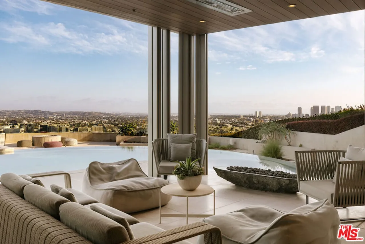 1302 Collingwood Place Hollywood Hills 5 Bedroom Luxury Estate For Sale — property photograph 19