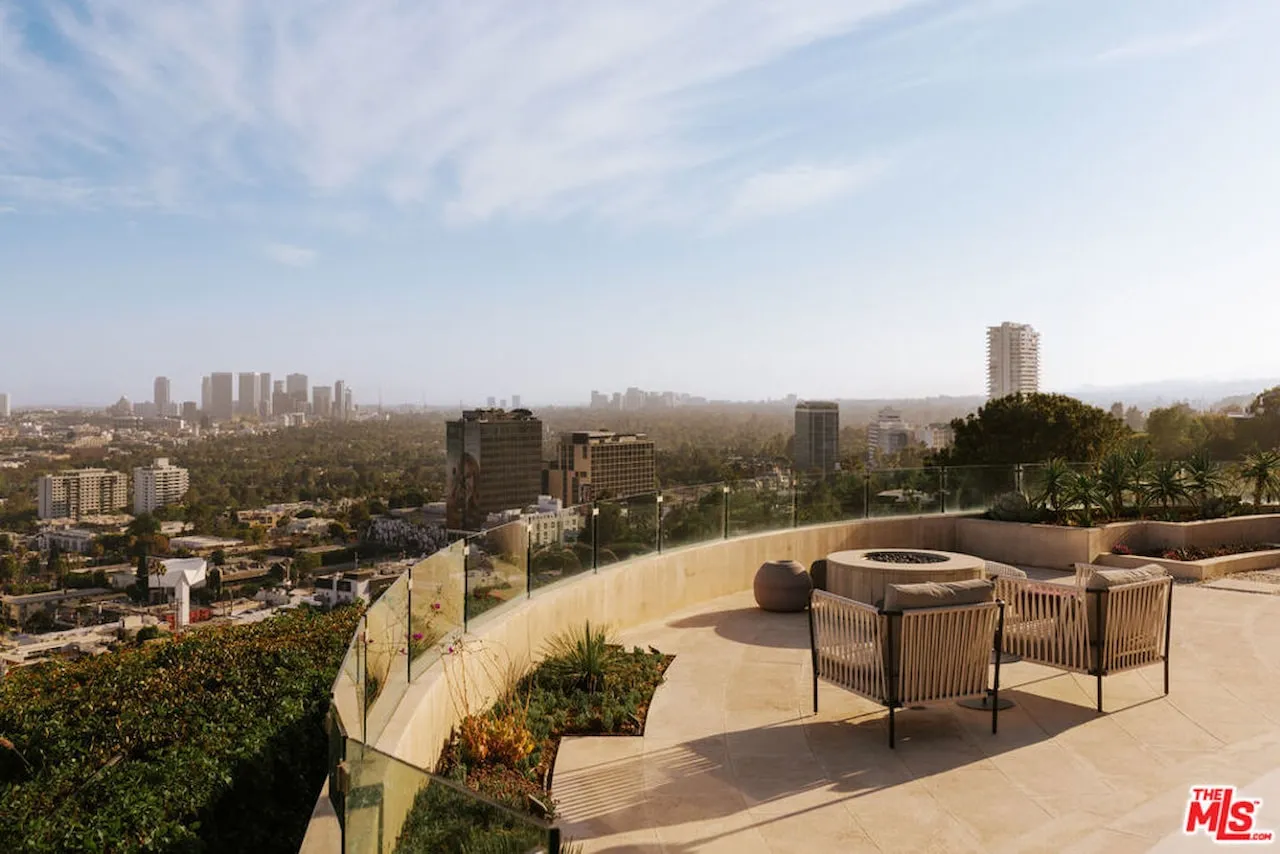 1302 Collingwood Place Hollywood Hills 5 Bedroom Luxury Estate For Sale — property photograph 20