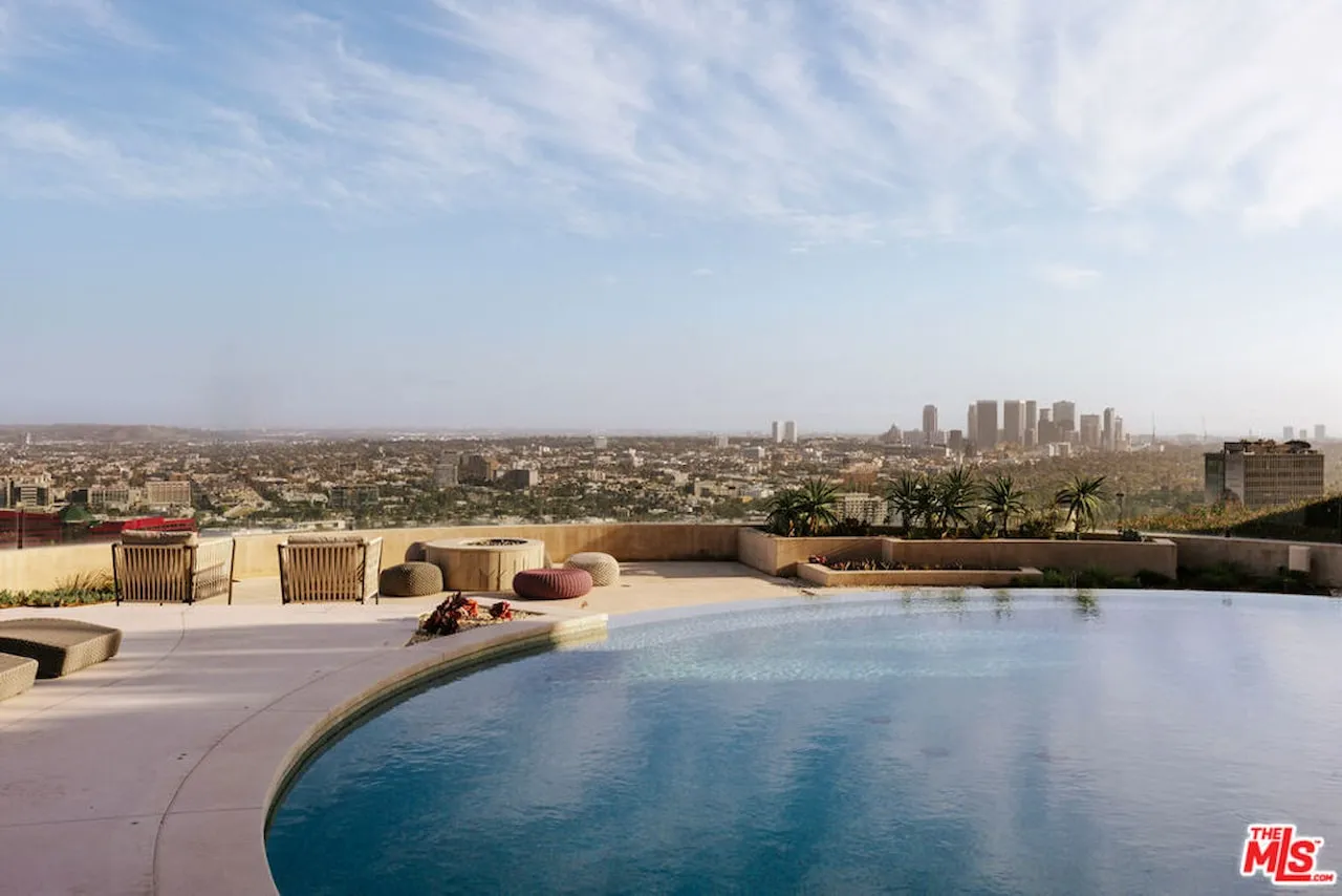 1302 Collingwood Place Hollywood Hills 5 Bedroom Luxury Estate For Sale — property photograph 23