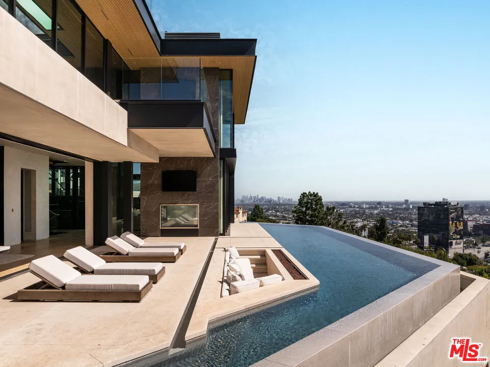 9126 Cordell Drive Hollywood Hills 9 Bedroom Luxury Estate For Sale — property photograph 10
