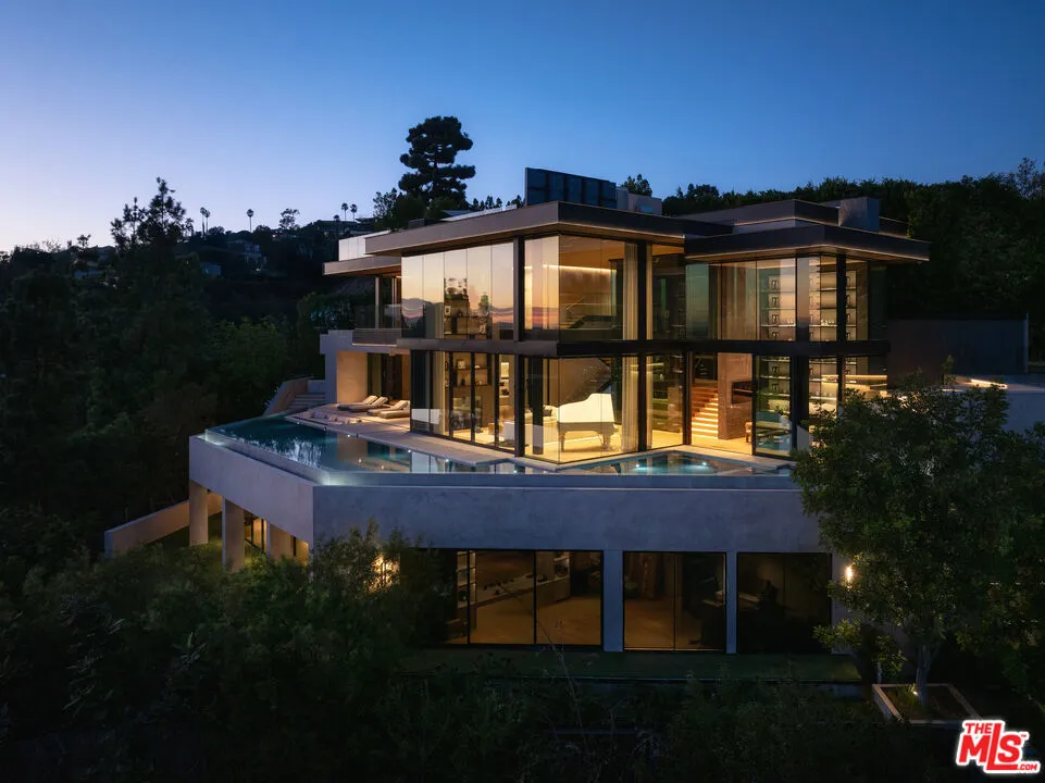9126 Cordell Drive Hollywood Hills 9 Bedroom Luxury Estate For Sale — property photograph 6