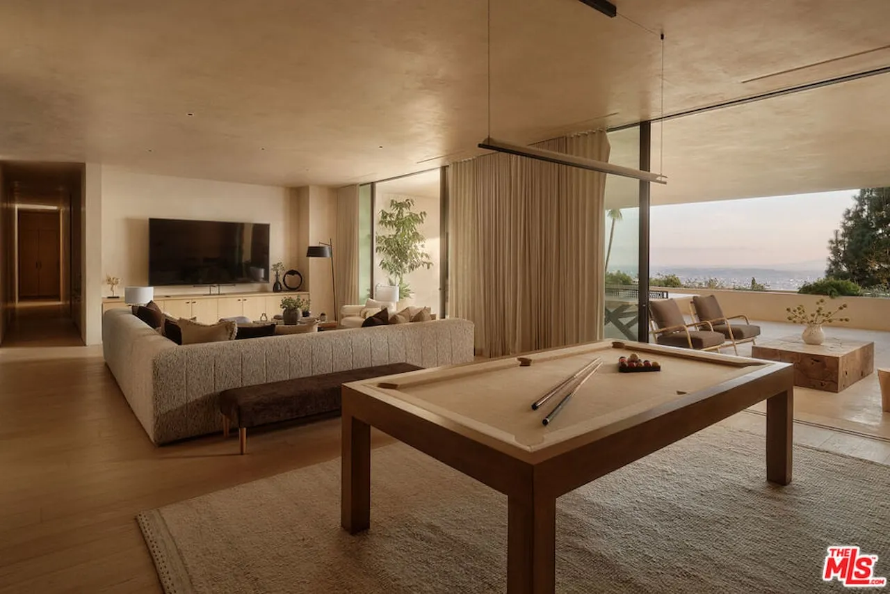 9214 Nightingale Drive Hollywood Hills 5 Bedroom Luxury Estate For Sale — property photograph 10