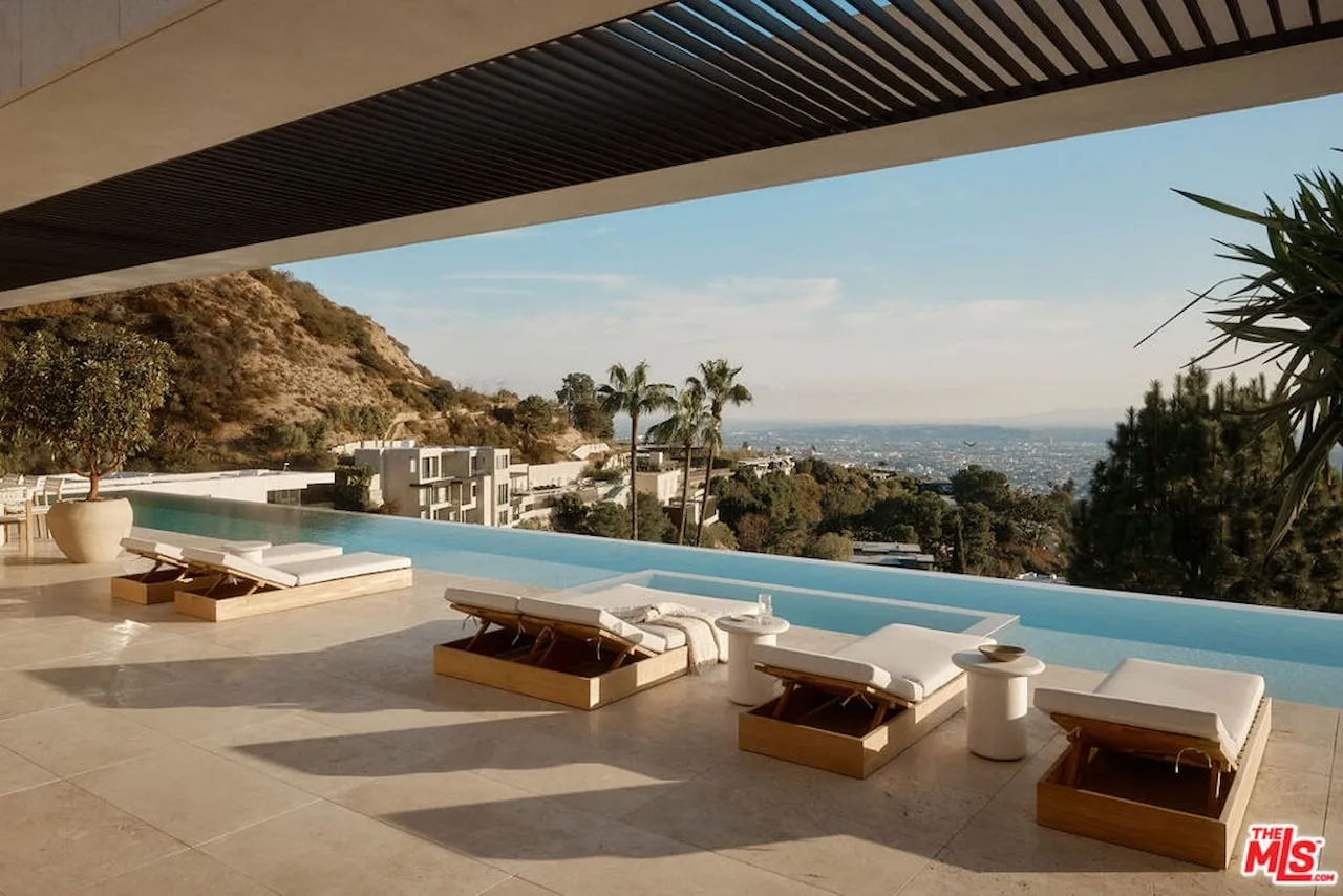 9214 Nightingale Drive Hollywood Hills 5 Bedroom Luxury Estate For Sale — property photograph 14