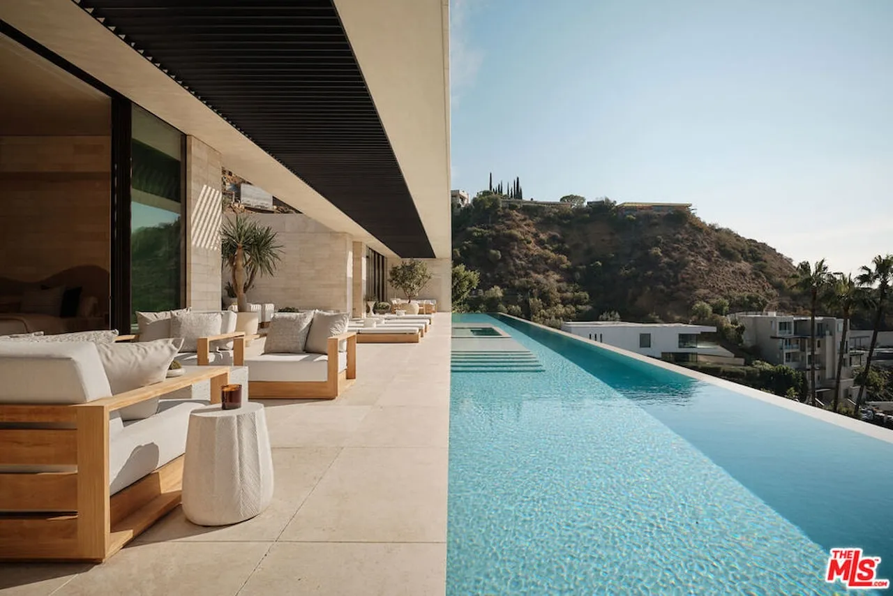 9214 Nightingale Drive Hollywood Hills 5 Bedroom Luxury Estate For Sale — property photograph 18