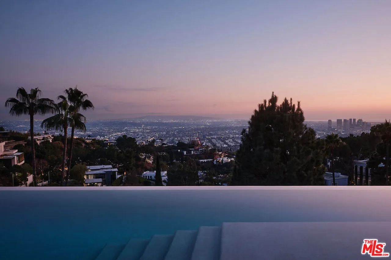 9214 Nightingale Drive Hollywood Hills 5 Bedroom Luxury Estate For Sale — property photograph 19